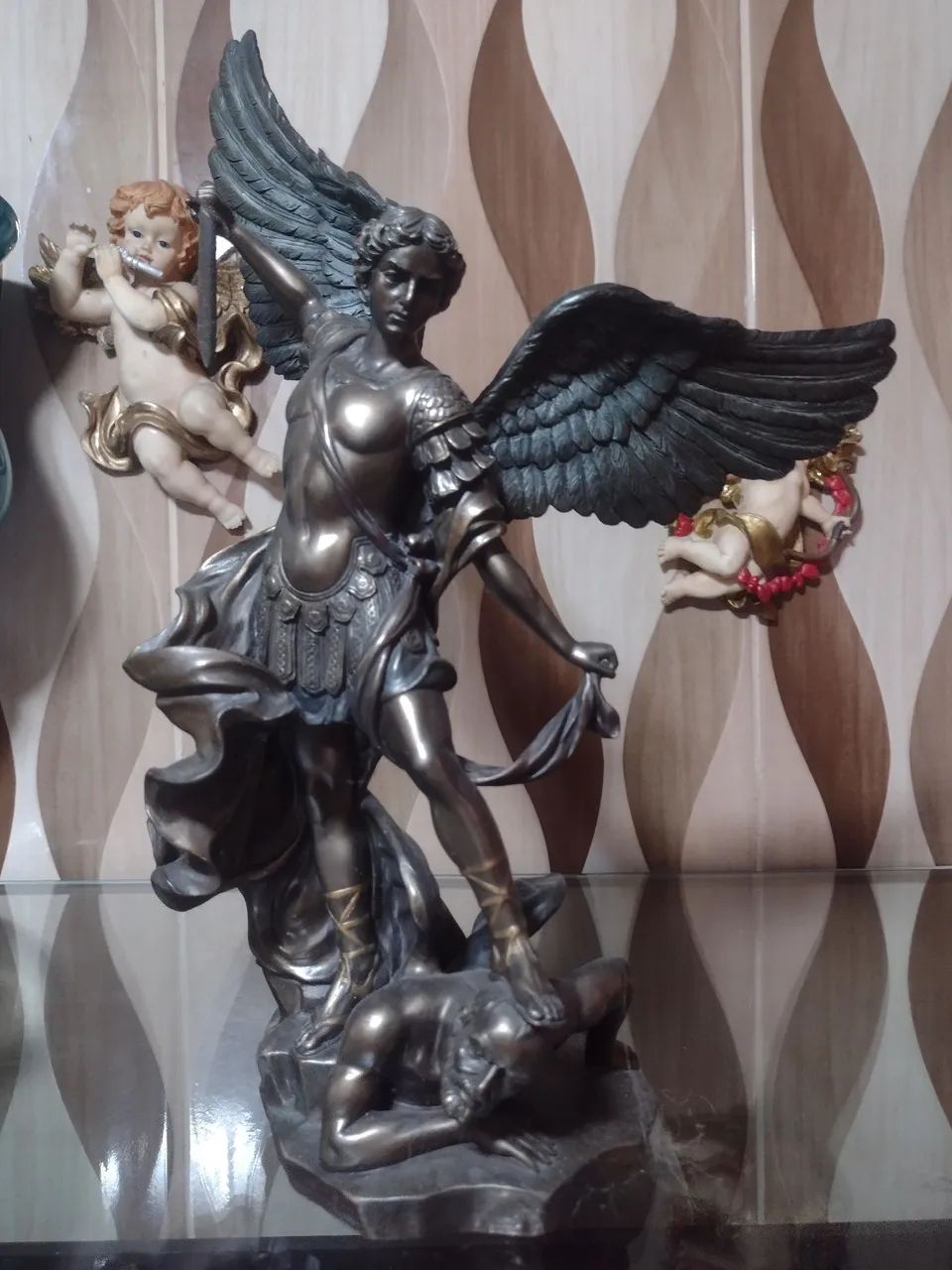 Escultura de Anjo de Bronze