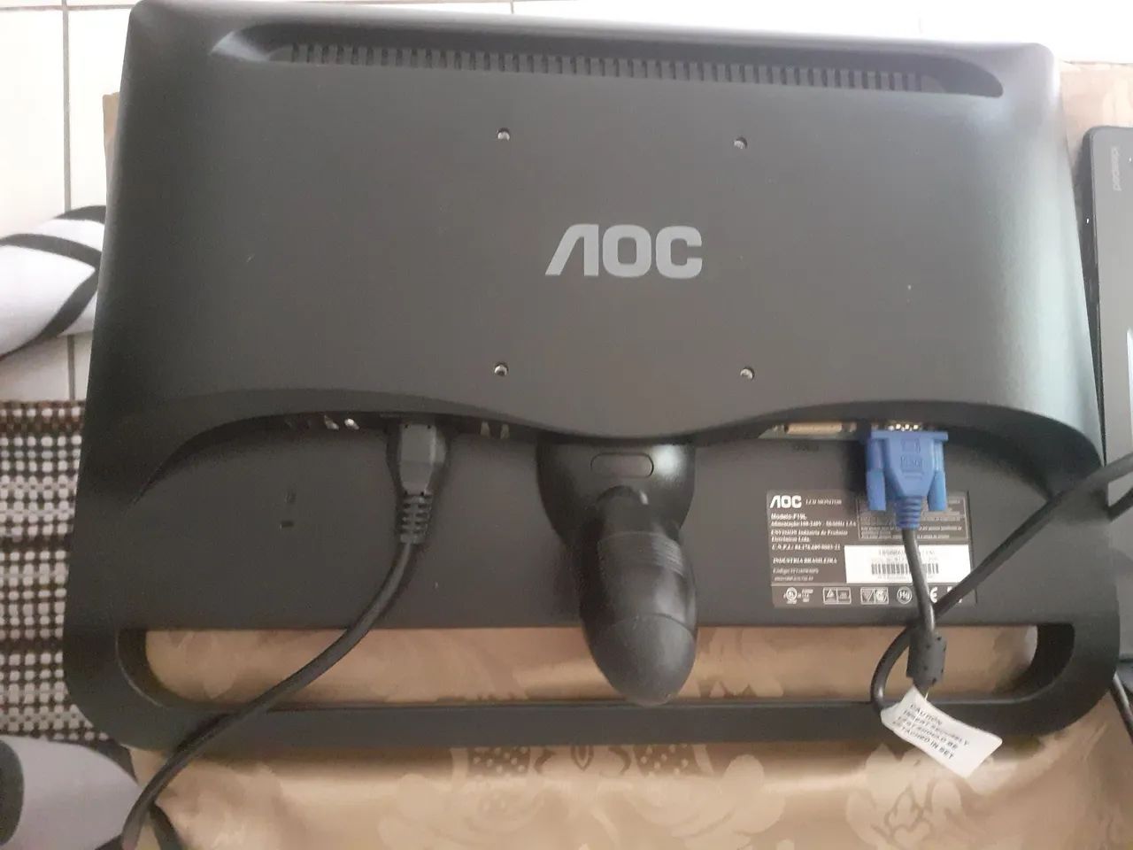 Monitor AOC 19 POLEGADAS com adaptador HDMI  - Foto 5