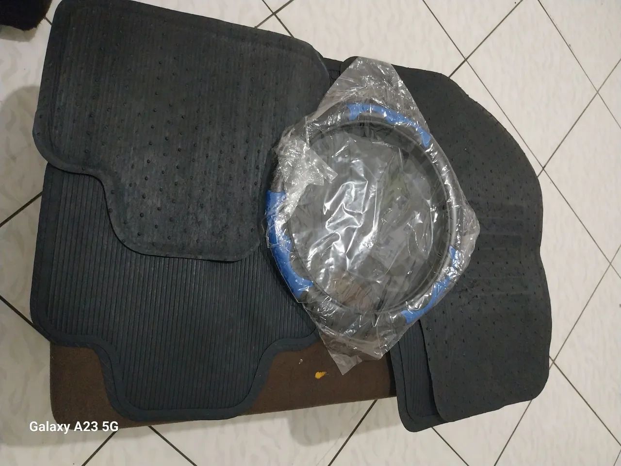 Jogo de tapetes e capa de volante do escort zetec