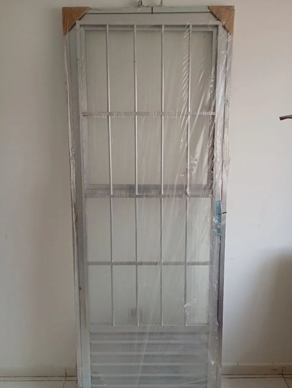 Porta de entrada alumínio e vidro nunca usada - Foto 2