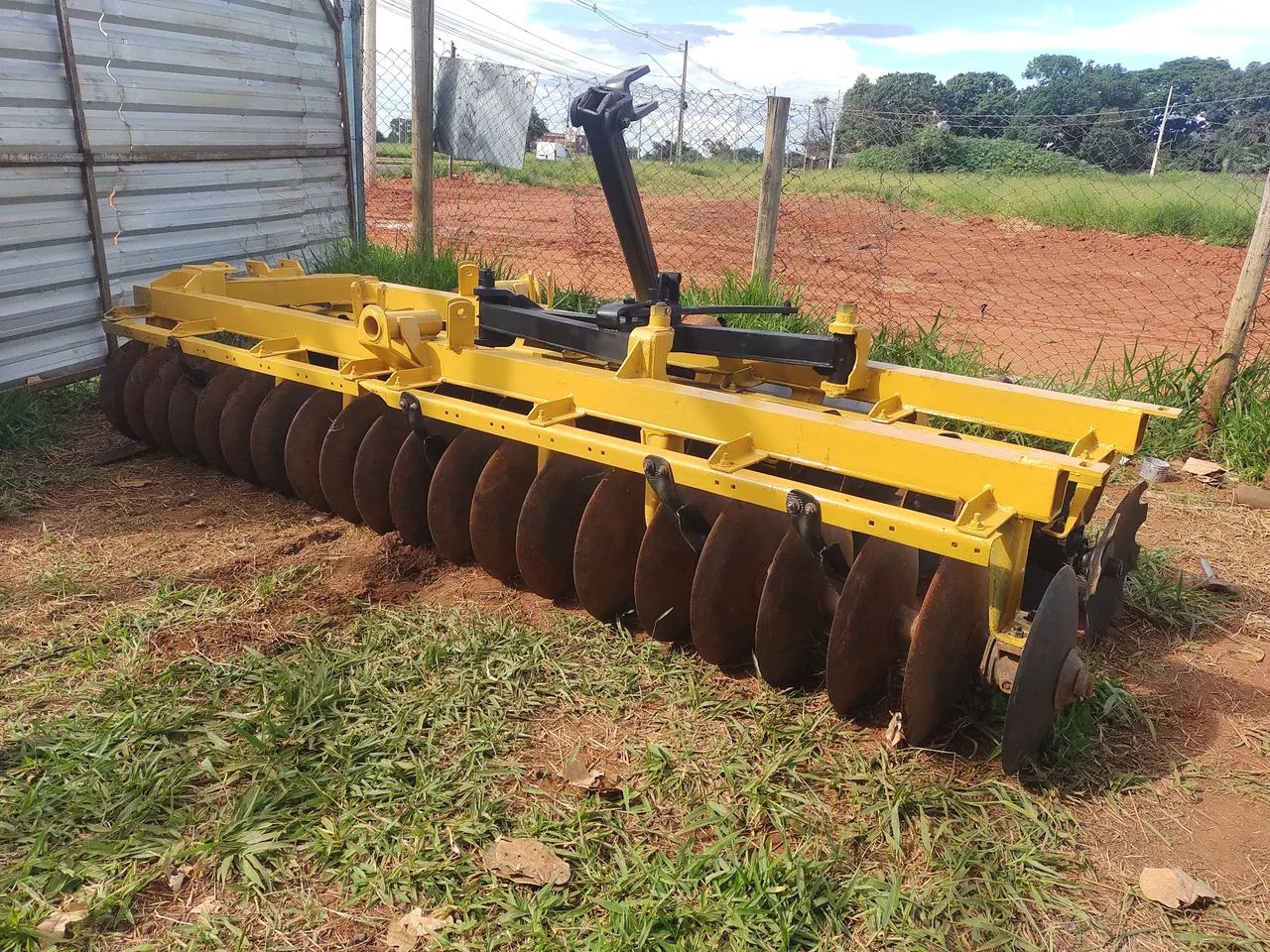 grade niveladora baldam 42 discos - Foto 3