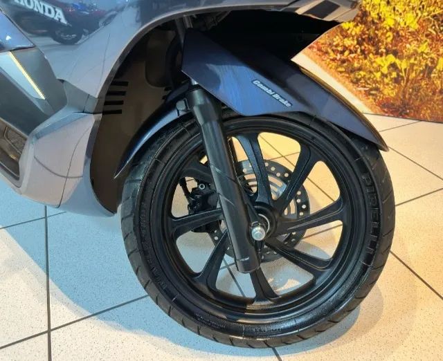 Honda PCX/150 na cor Cinza - Foto 4