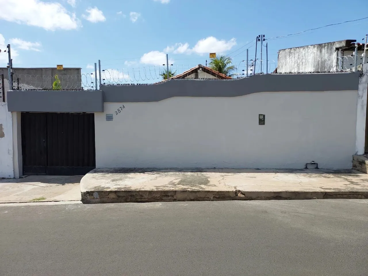 Vendo casa com piscina na zona norte - Bairro Memore
