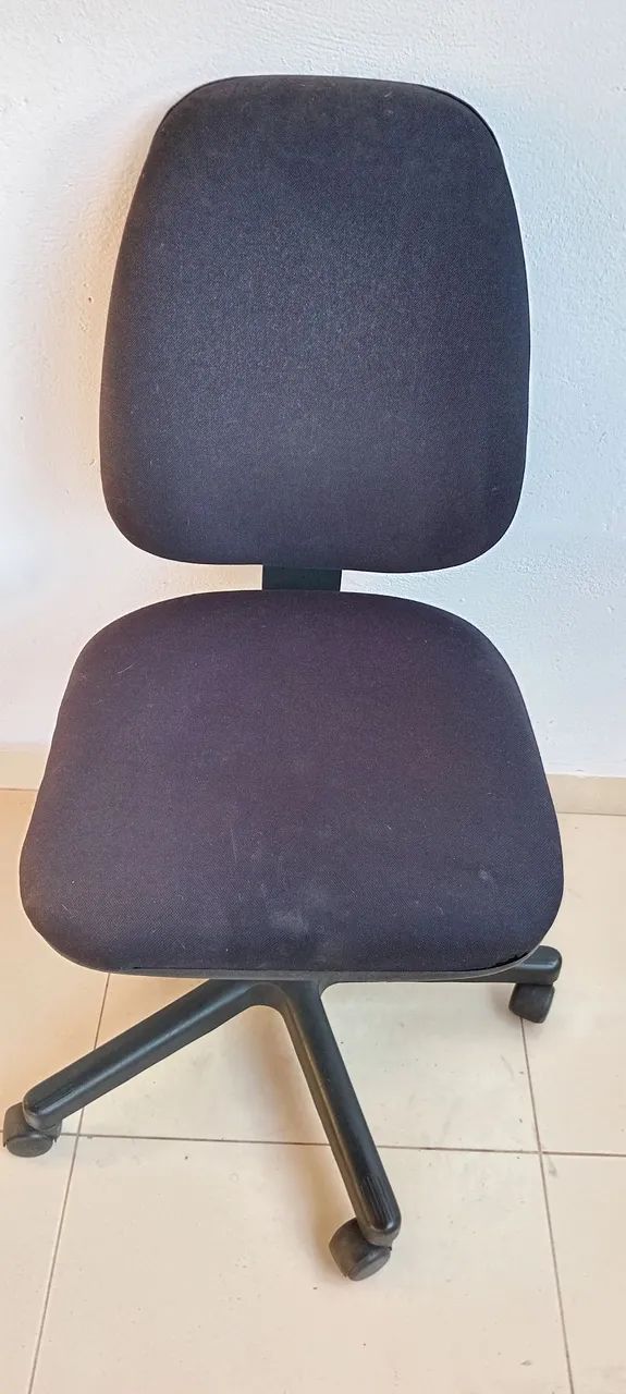 Cadeira de Escritório com Rodinhas