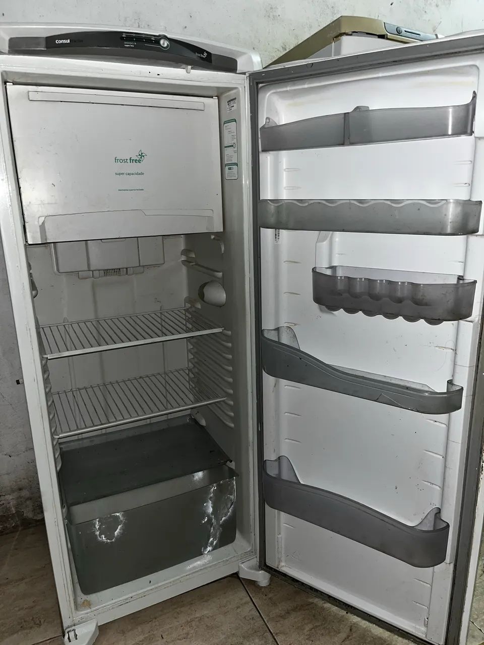 FROST-FREE REFRIGERATOR 900.00