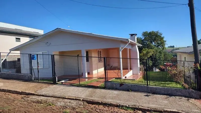 Casa com 3 Quarto(s) e 1 banheiro(s) para Alugar, 107 m² por R$ 1100 / Mês