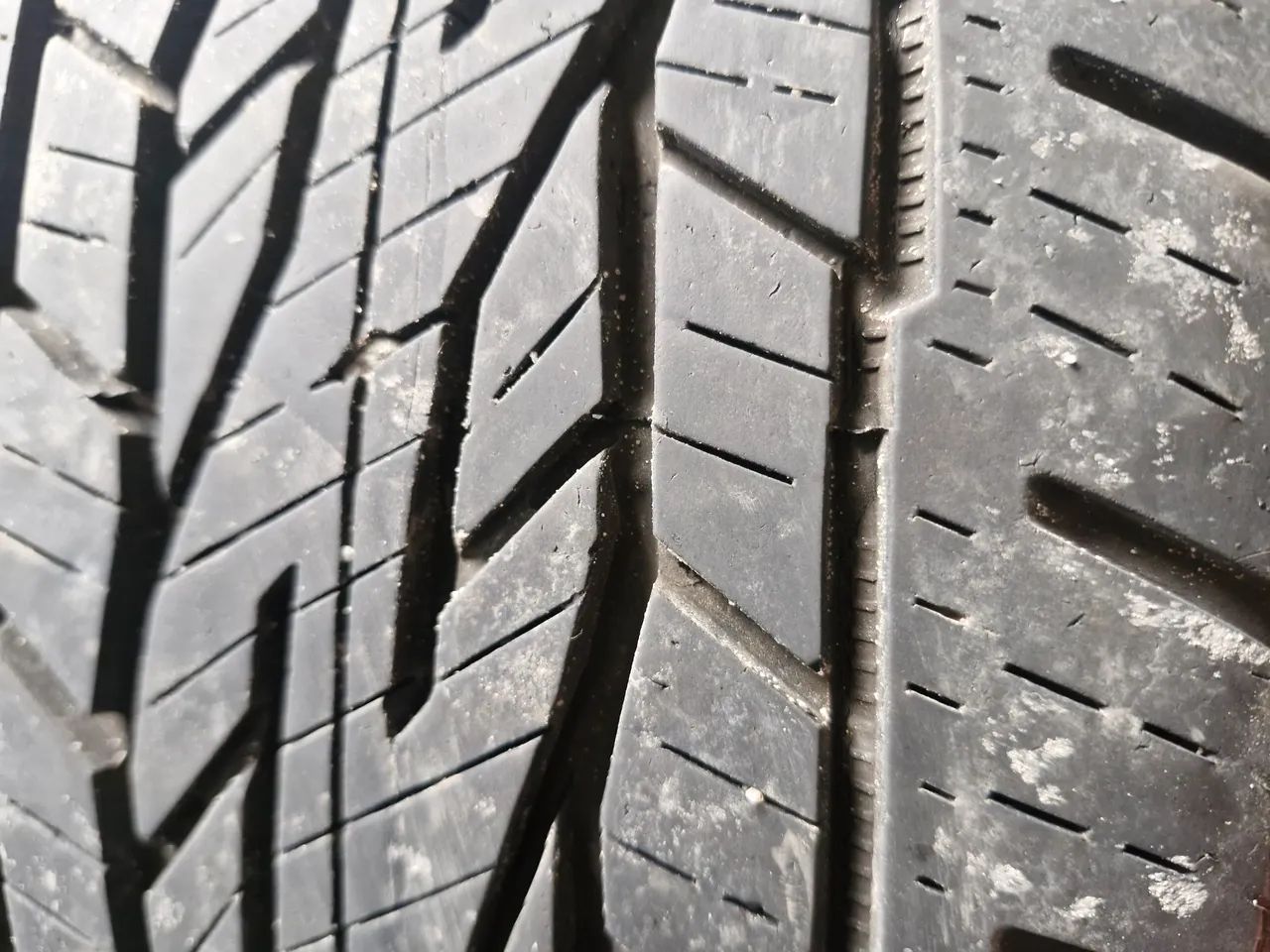 Pneus Continental 225/60 R17 - Foto 3