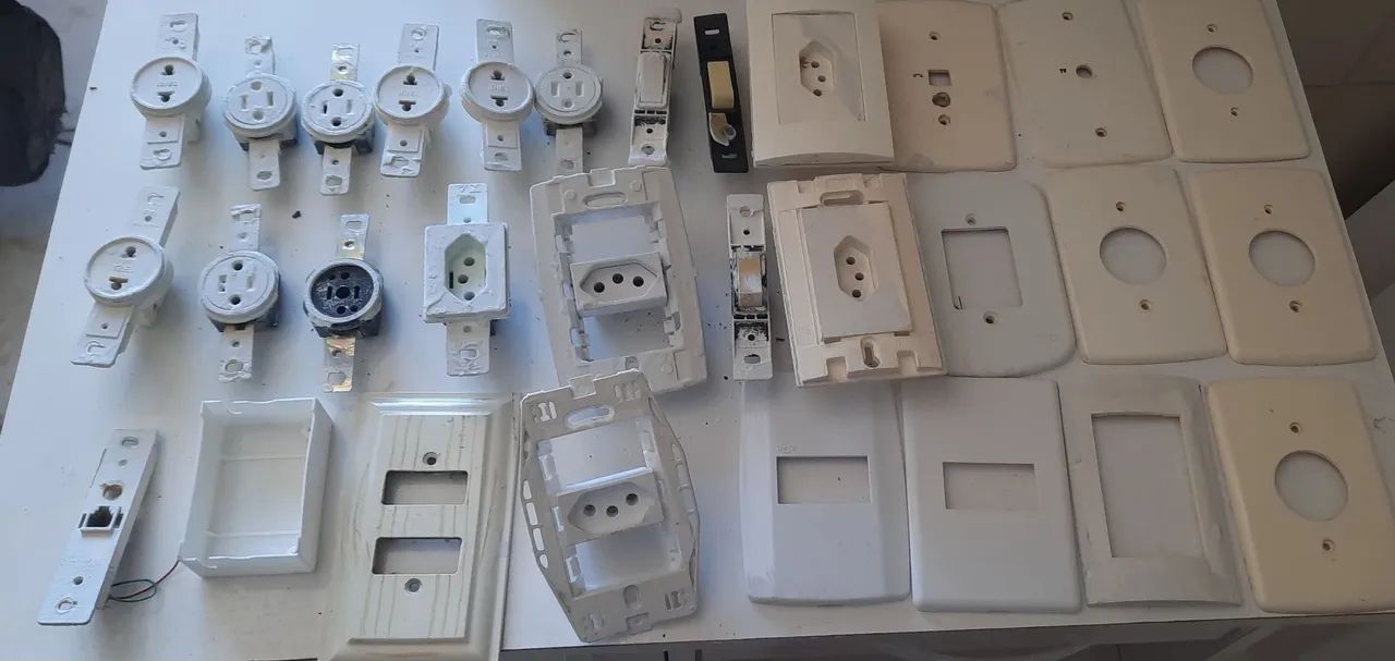 INTERRUPTORES E TOMADAS ELETRICOS  - Foto 2