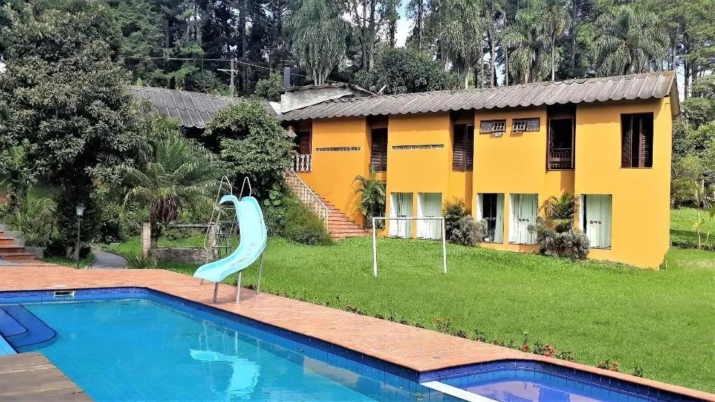 Magnifica Chácara com 3840m2 de terreno e 600m2 de AC, km 30 da Raposo