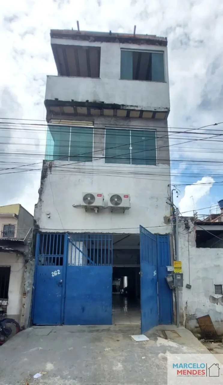 INVESTIDOR - Prédio Comercial de 3 pavimentos com 6 kitnets piscina e salões livres