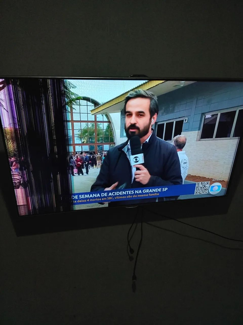 Tv samsung 46 smart 3d led listras é som chiando  (aceito trocas) - Foto 4