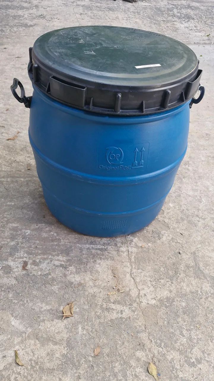 Tambor Plástico Azul novo 120 litros  - Foto 2