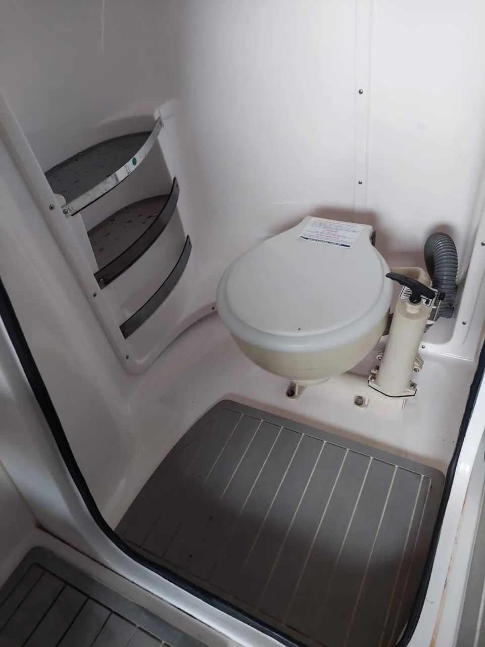 Lancha Foker 240/2011 motor 200hp Enverrud  - Foto 5