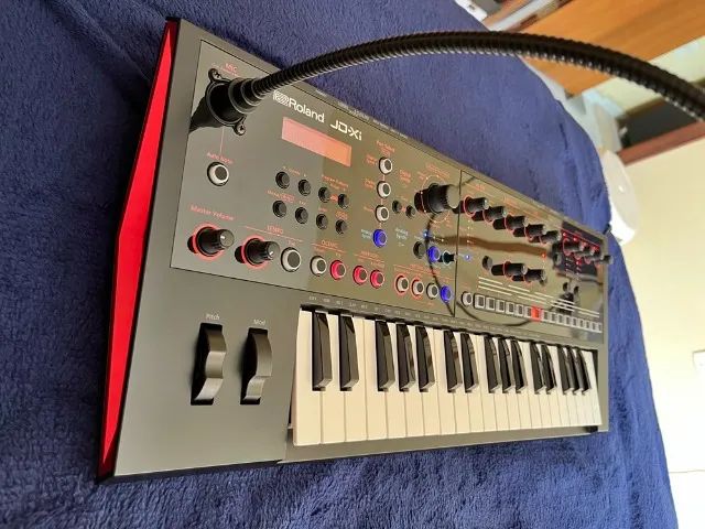 Teclado Roland JD Xi - Sintetizador Analógico e Digital em ótimo