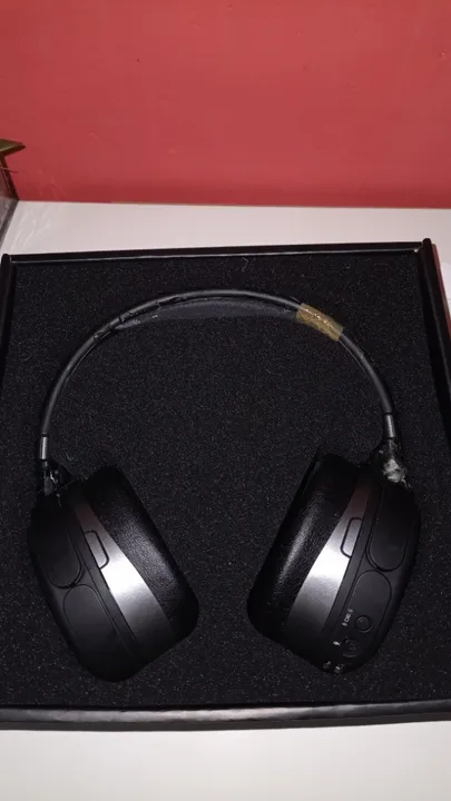 Headset HyperX Cloud Orbit S com defeito