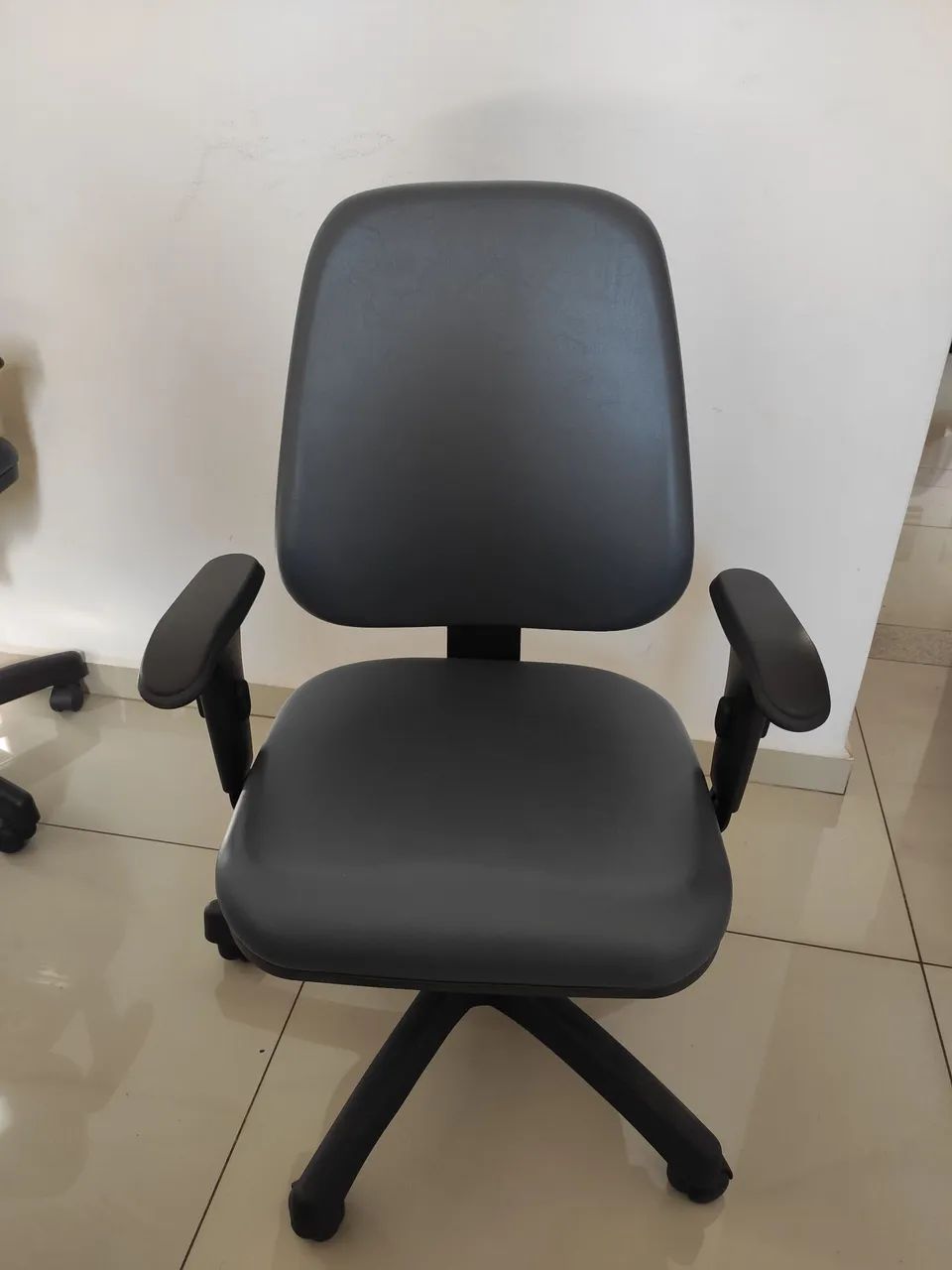 Cadeira de Escritório Giratória Ergonômica Cadeflex Diretor