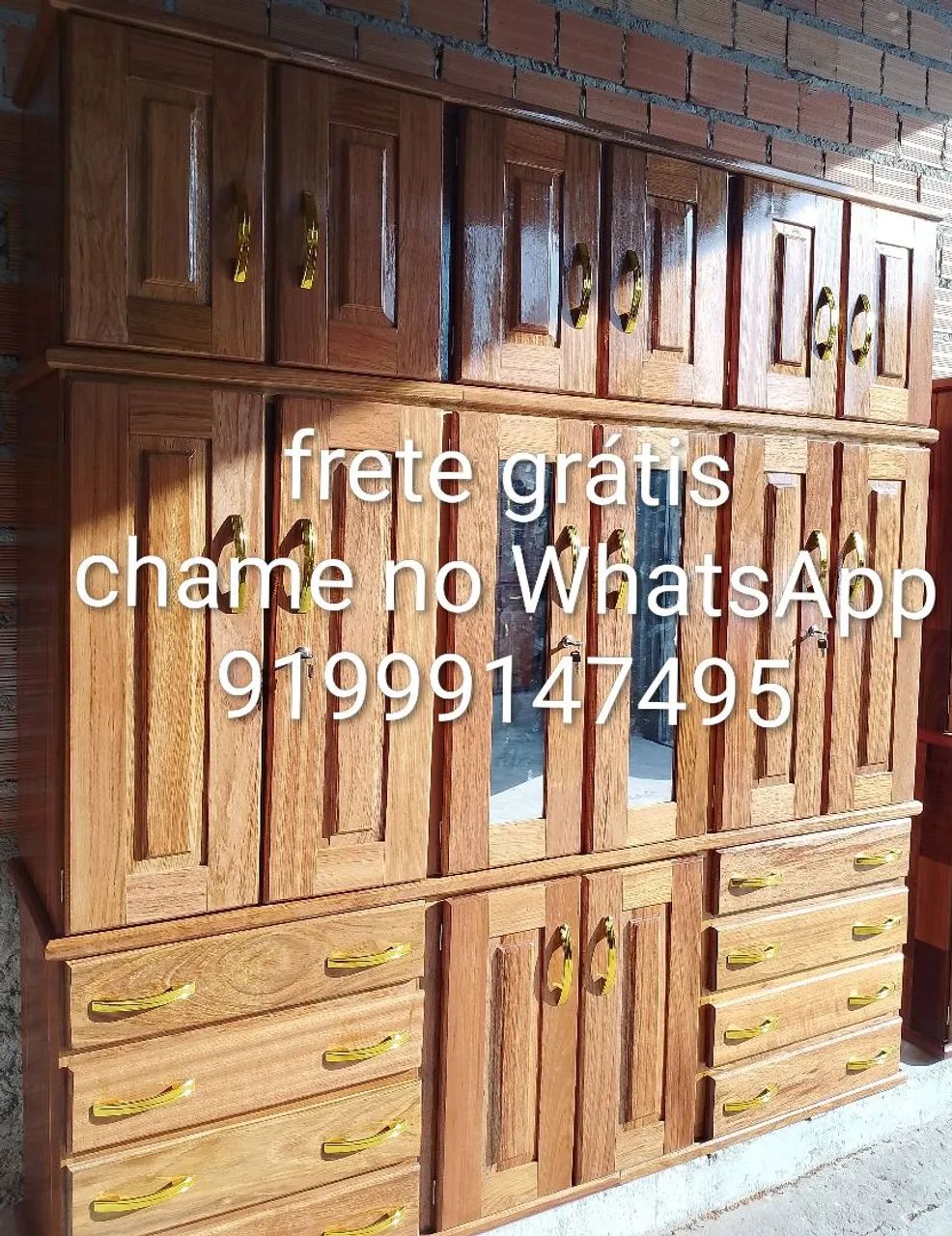 Guarda roupa de madeira frete grátis.