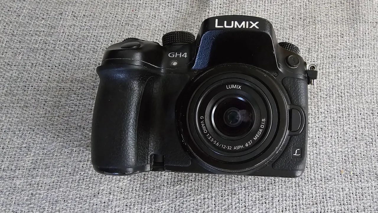 Câmera Panasonic Lumix GH4 - DSLR ** leia a descrição ** - Foto 5