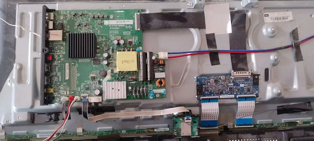 TV TCL 43polegadas vendo com defeito na tela mas funciona aceita proposta  - Foto 6