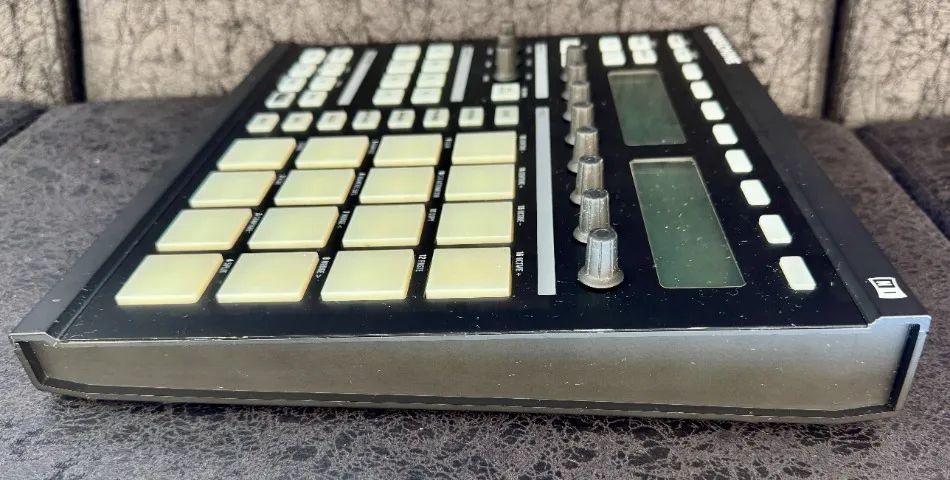 Native Instruments Maschine MK1 - Controlador MIDI Profissional