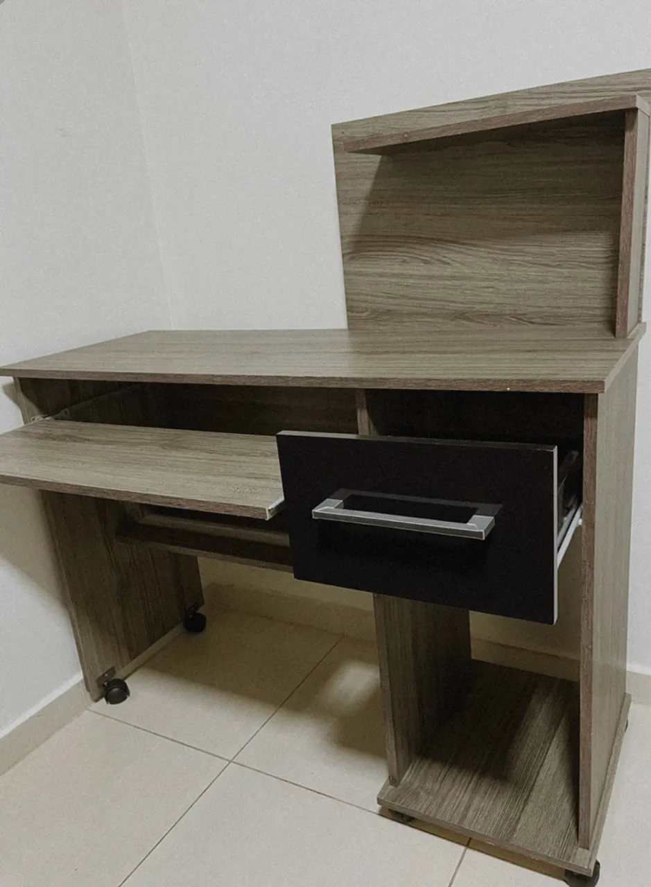 Escrivaninha Compacta e Funcional | Ideal para Home Office