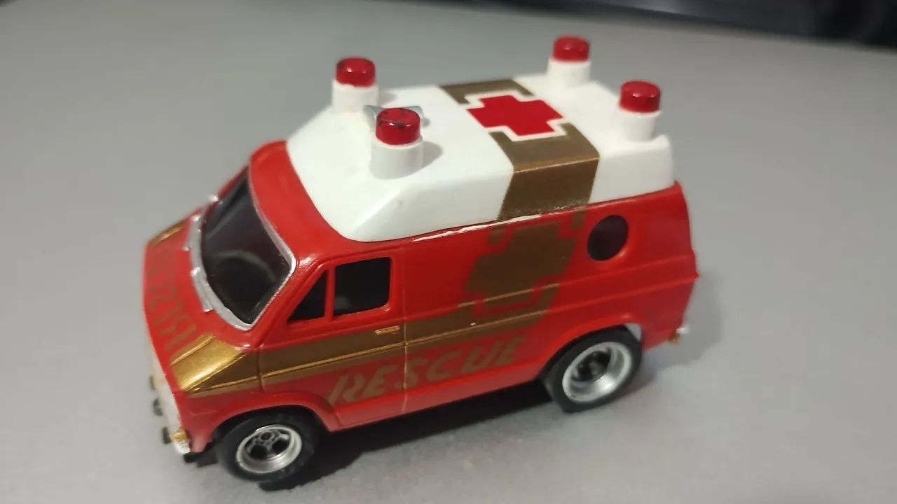 Carros de corrida em miniatura DESCRIÇÃO  - Foto 2