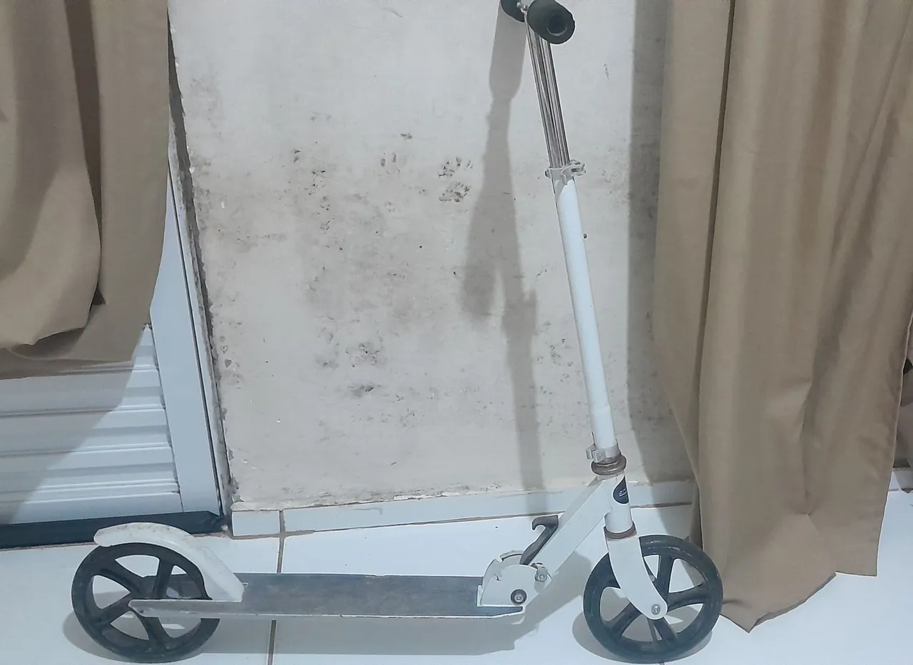 Patinete Scooter Infantil - Ótimo estado