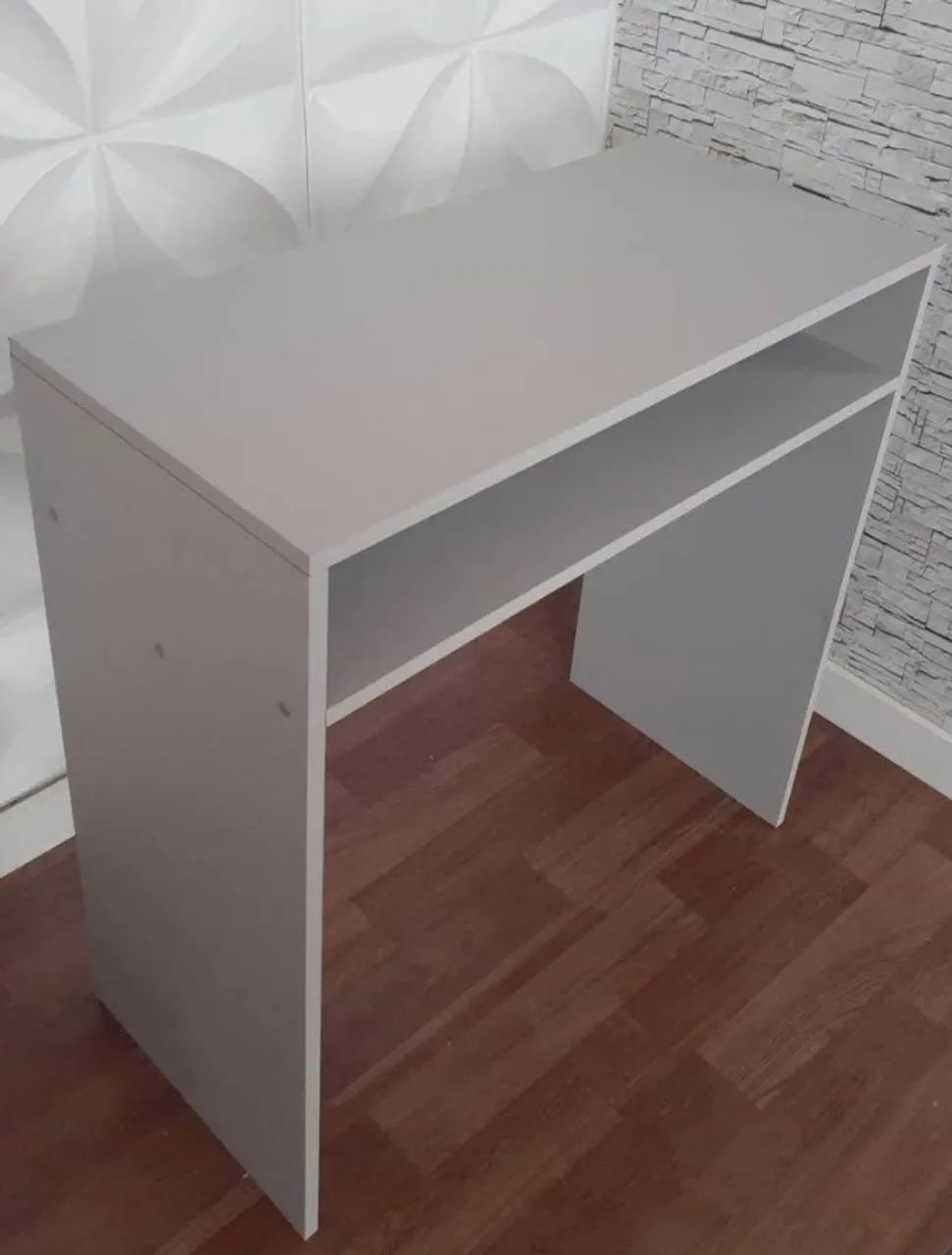 Mesa de Escritório com Prateleira