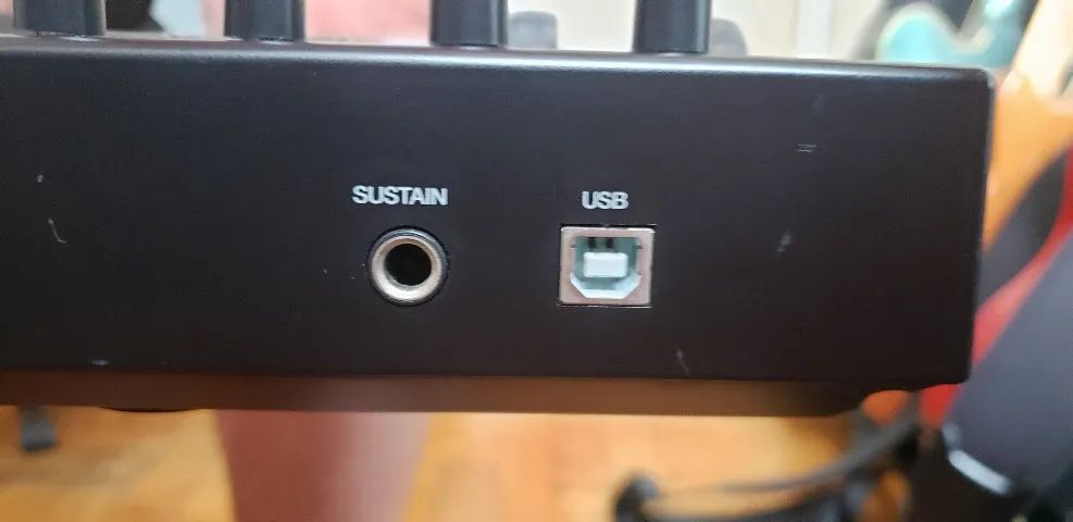 Teclado controlador Alesis V61 - Foto 5
