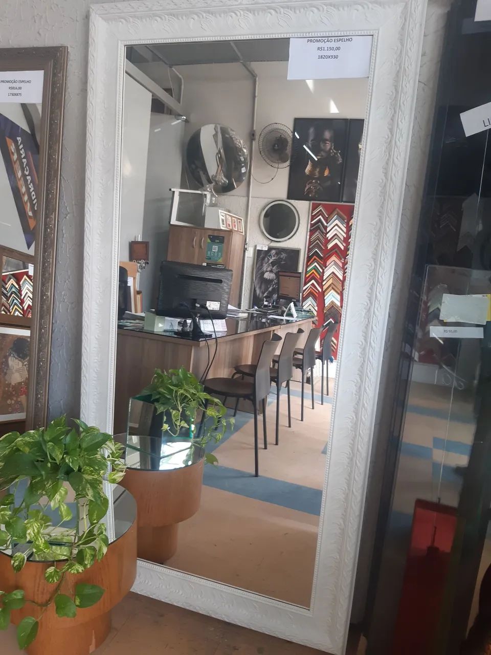Espelho com moldura