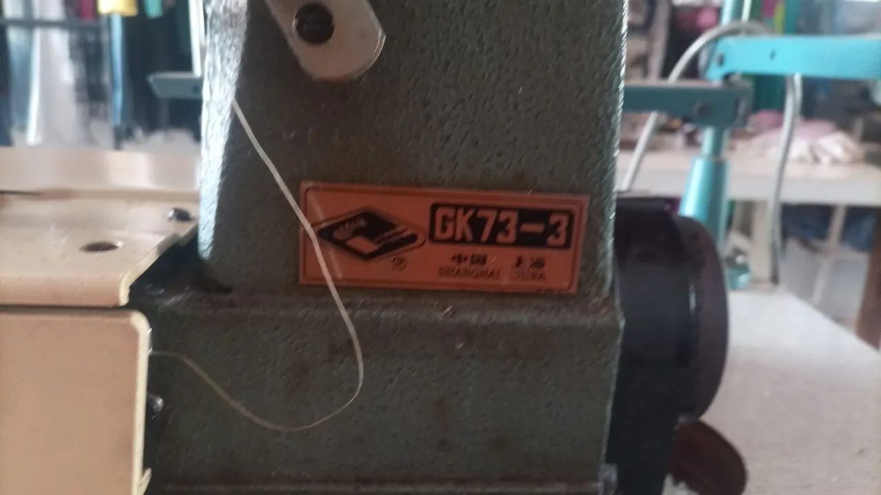 Vendo 2 máquina industrial . Galoneira e Reta - Foto 3