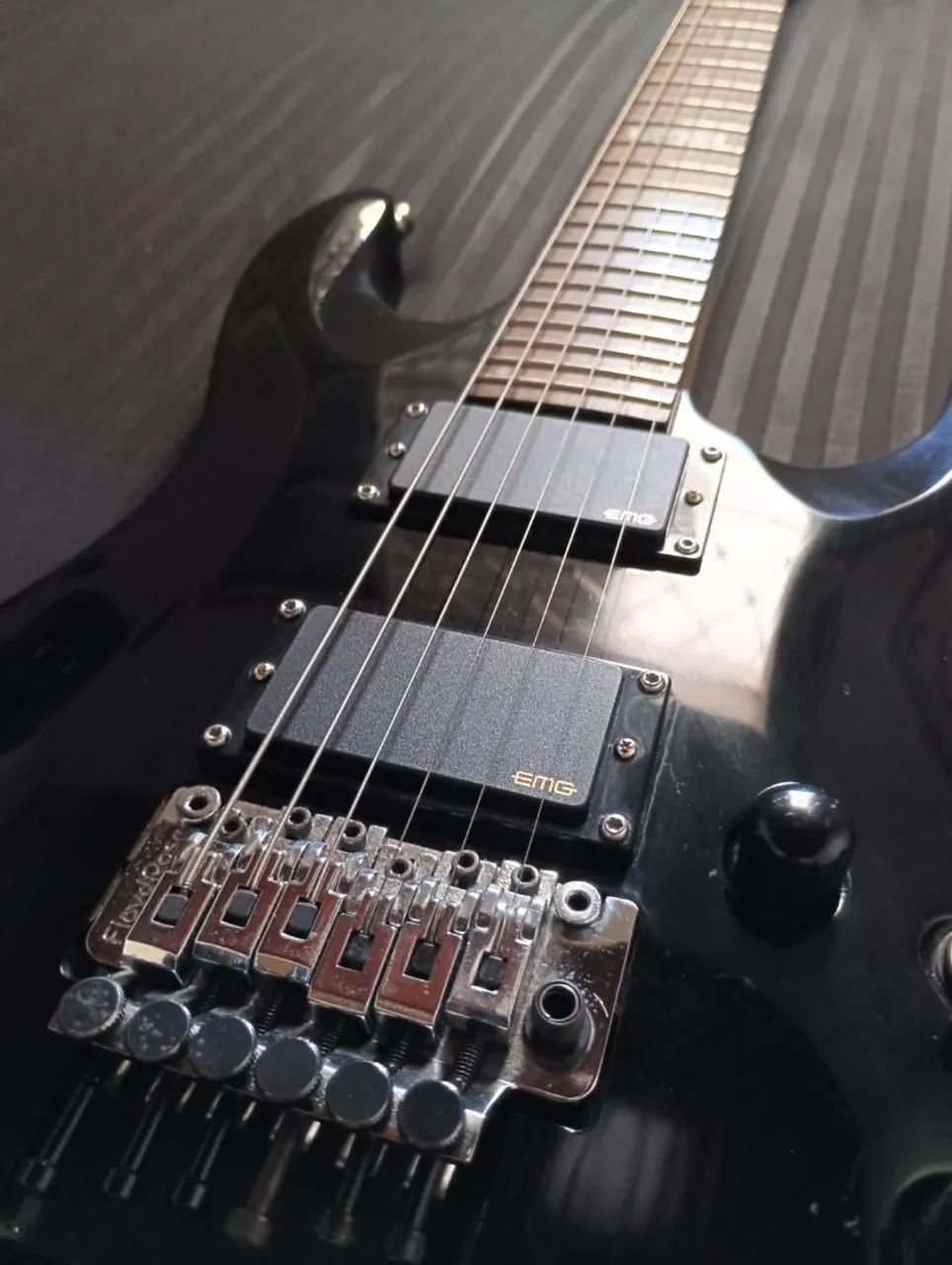 Guitarra LTD com captador EMG - Foto 4