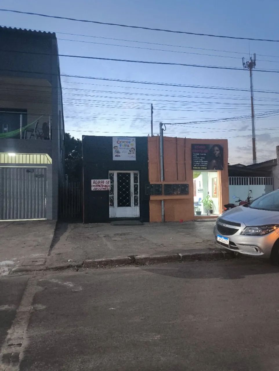 Aluga-se um ponto comercial 