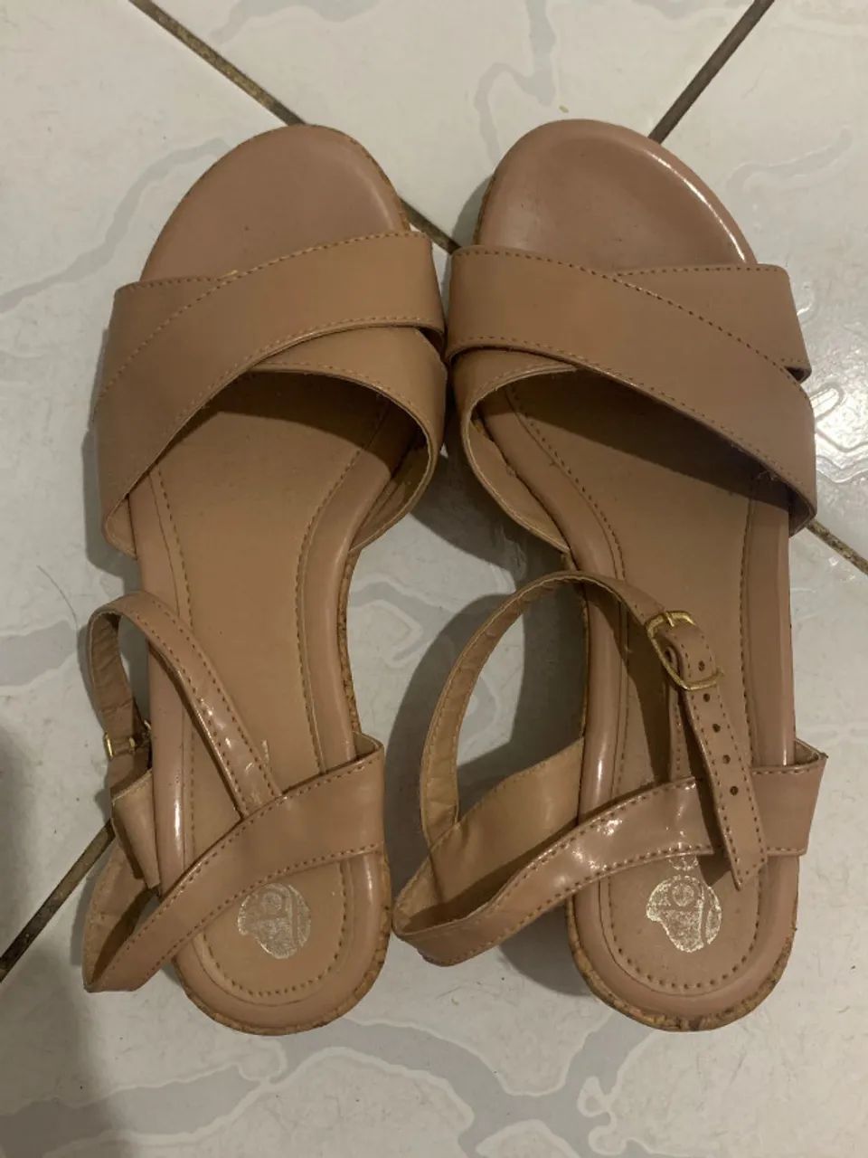 Sapato com salto (tamanco)