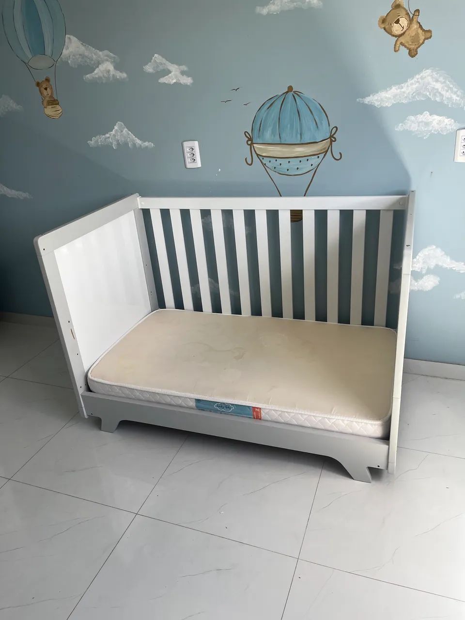 Berço com colchão 
