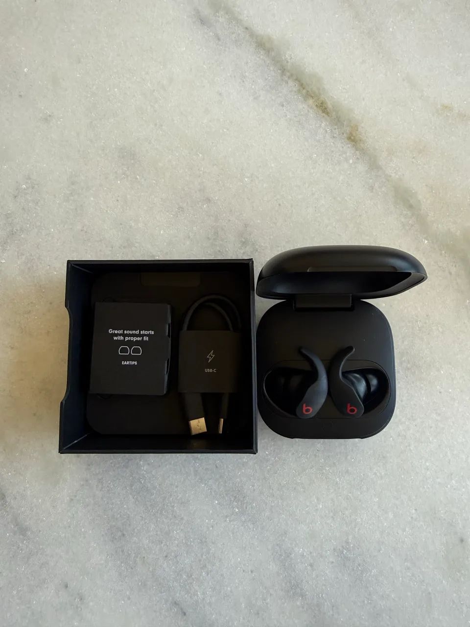 Fone Bluetooth Beats Fit Original, com caixa, cabo, completo