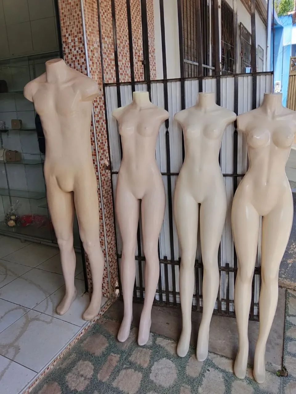 BUSTOS E MANEQUINS - Foto 4