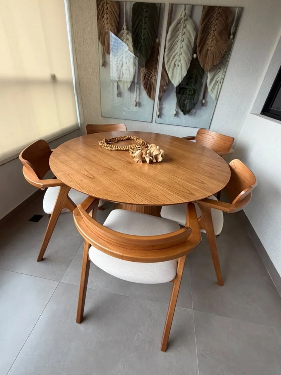 Mesa com cadeiras