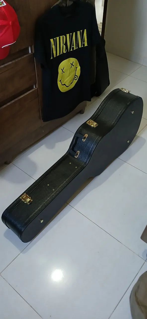 Case Rígida para Violão Preto com Dourado - Foto 2
