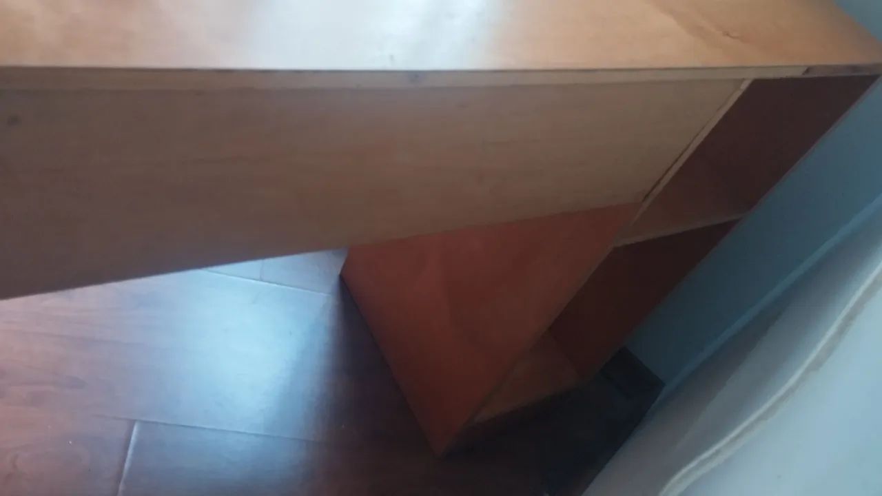 Mesa de computador projetada  - Foto 2