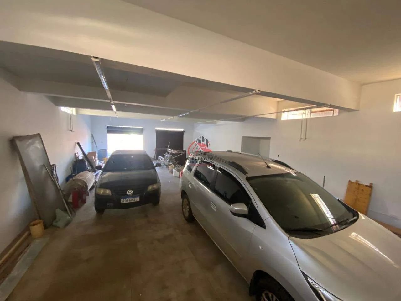 Ponto Comercial Próximo à Av. Leopoldino de Oliveira - 160m² com Estacionamento