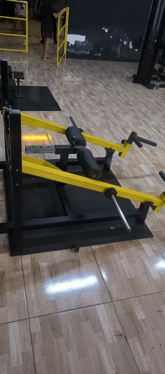 Oportunidade! Academia completa com 25 máquinas e 3 esteiras - Foto 3