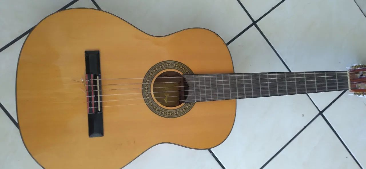 Violão novo