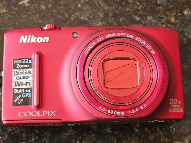 Câmera Digital Nikon COOLPIX S9500 18.1MP Zoom 22x Wi-Fi - Câmeras