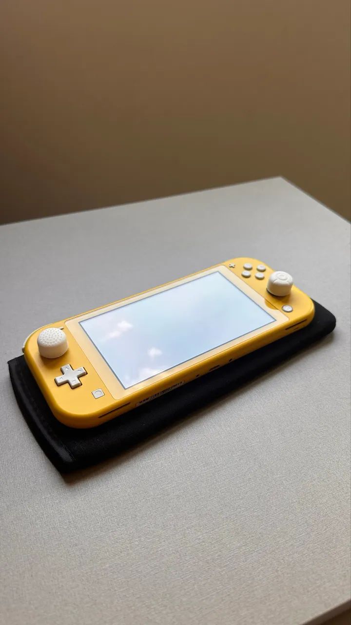 Nintendo switch lite + acessórios e (preço negociável) - Foto 2