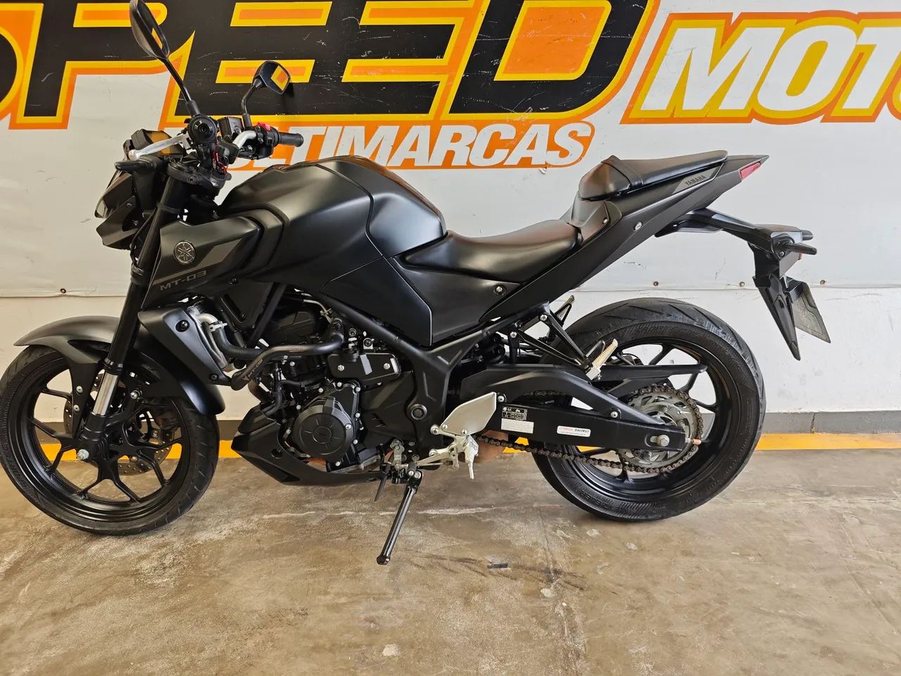 Yamaha MT 03  - Foto 4