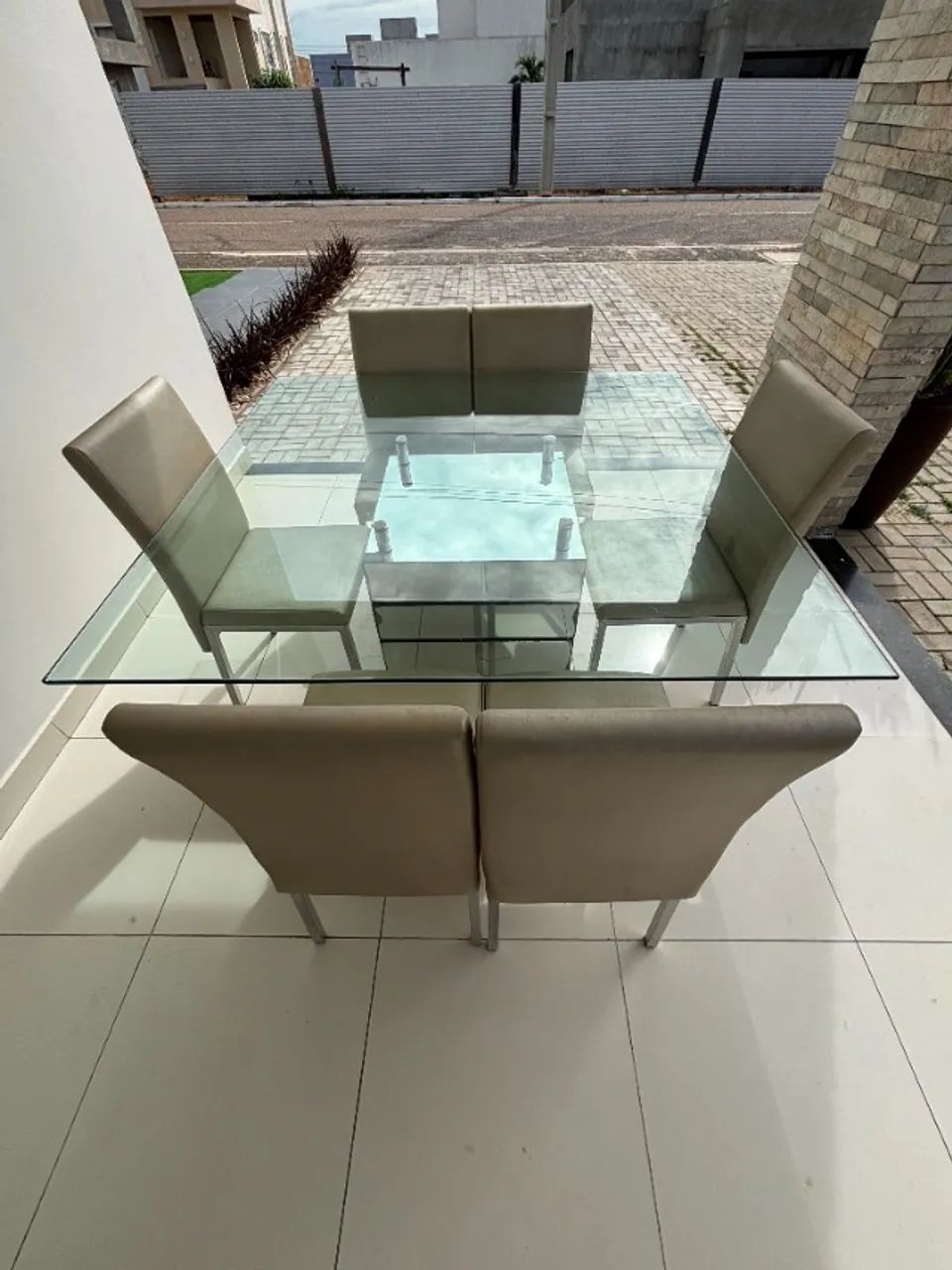 Mesa de Jantar de Vidro + 6 Cadeiras Estofadas - Ótimo Estado - Foto 3