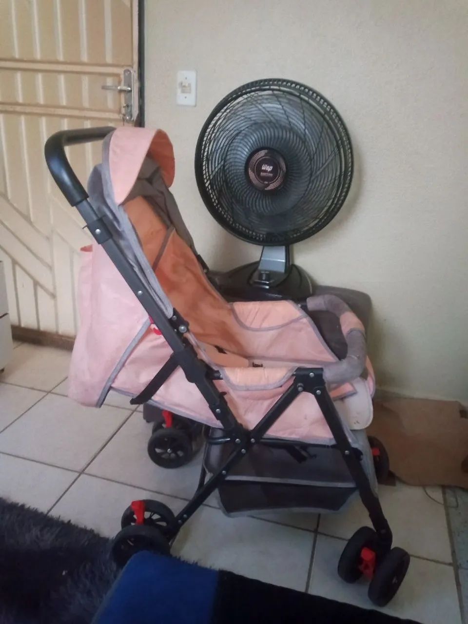Carrinho de bebê com apenas 3 meses de uso - Foto 2