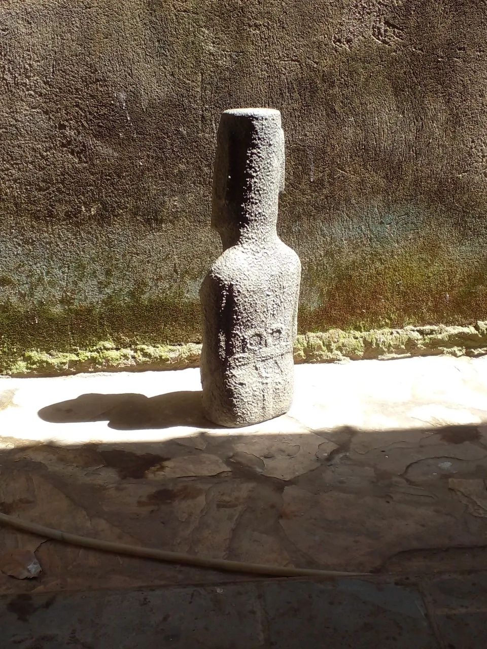 ESCULTURA estatua. Moai 73 cm NOVA - Foto 4