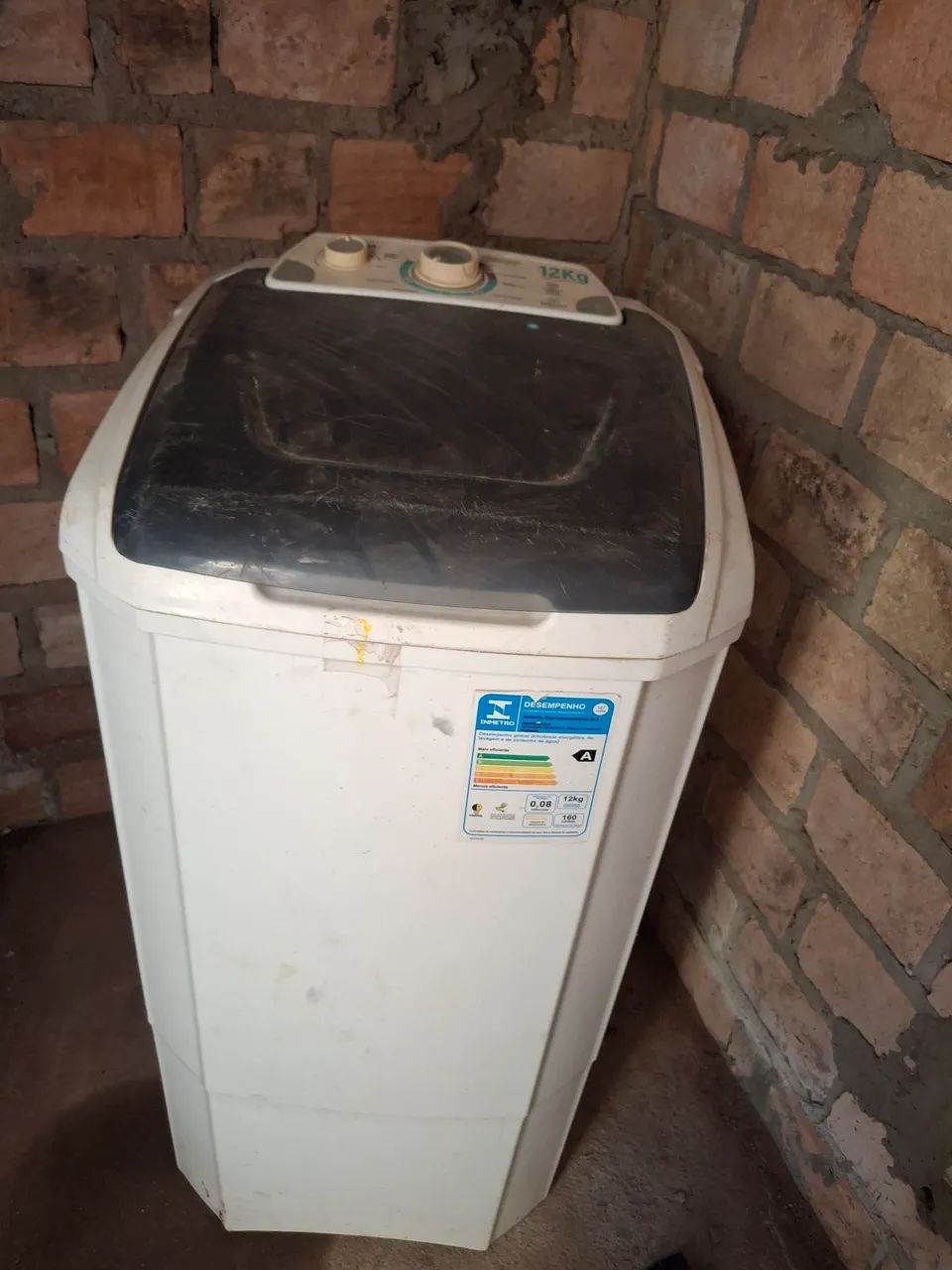 Vende-se um tranquilo 12 kg da Britânia,  por 150,00, o motor tá bom falta do consertar o 